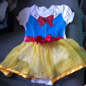NEW, never worn. Snow White onesie w/skirt. 6-9m